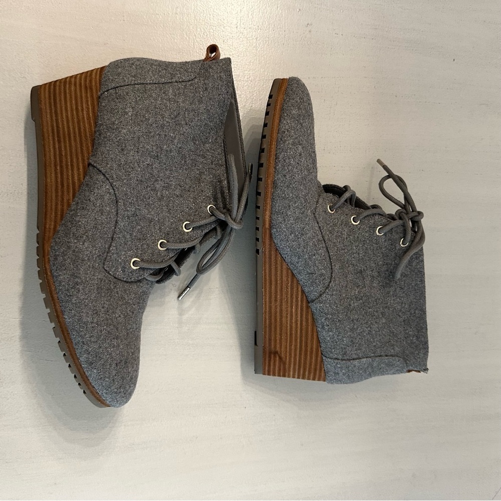 Dr. Scholl’s Shoes Women’s Lace Up Round Toe Gray Wool Wedge Booties Sz 11M GUC - Picture 2 of 13